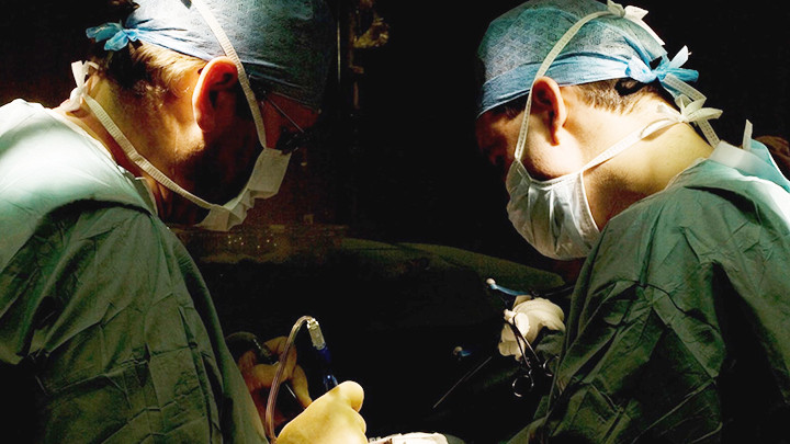 Nhiều bệnh nhân động kinh không cải thiện triệu chứng với thuốc, buộc phẫu thuật trở thành lựa chọn duy nhất. Ảnh: THE OBSERVER