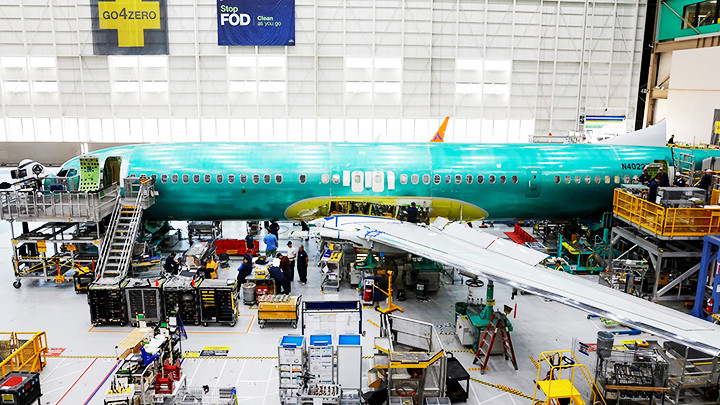 Một chiếc máy bay Boeing 737 MAX lắp ráp tại nhà máy ở Mỹ. Ảnh: REUTERS