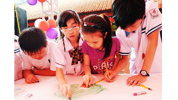 Chờ Ngày hội Thế giới tuổi thơ