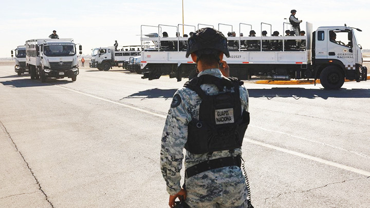 Mexico triển khai binh sĩ tới khu vực biên giới giáp Mỹ theo cam kết. Ảnh: AP