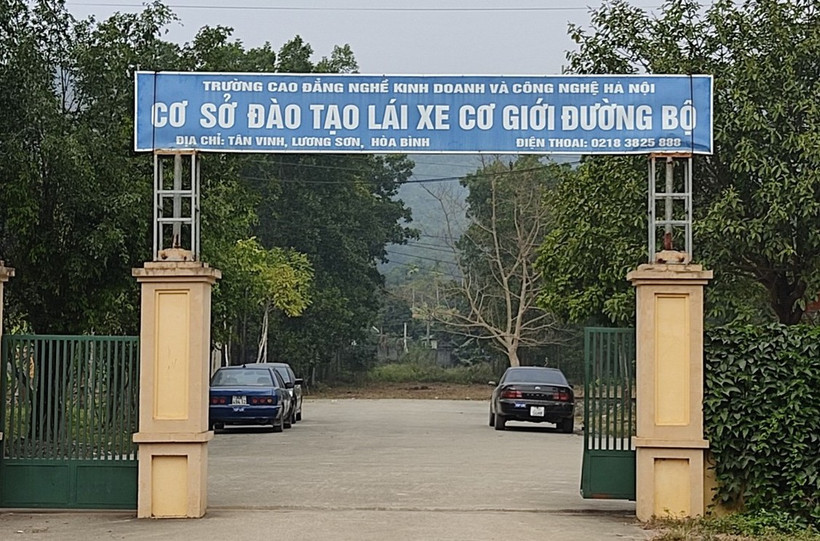 Trung tâm đào tạo và sát hạch lái xe cơ giới đường bộ tại Hòa Bình.