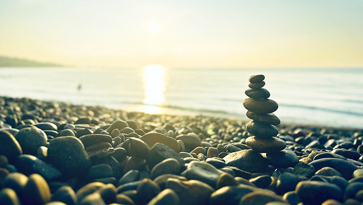 Chơi với sỏi bảy mầu ở Cổ Thạch