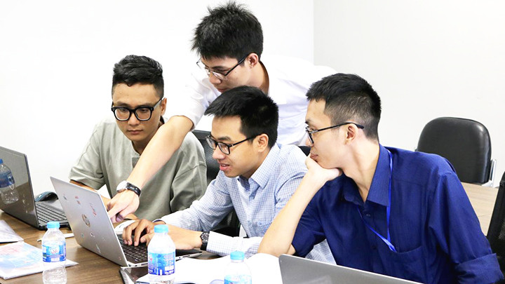Chương trình đào tạo về công nghệ, mô hình, phương án xây dựng kế hoạch chuyển đổi IPv6 và vận hành, quản lý hệ thống DNS. Ảnh: VNNIC
