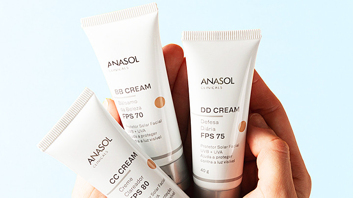 Chữ cái trên lọ kem trang điểm