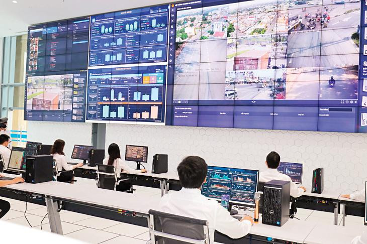 Nhiều địa phương trong cả nước đã thành lập, đưa vào vận hành Trung tâm Giám sát, điều hành thông minh (IOC). Trong ảnh là Trung tâm IOC Bình Dương.