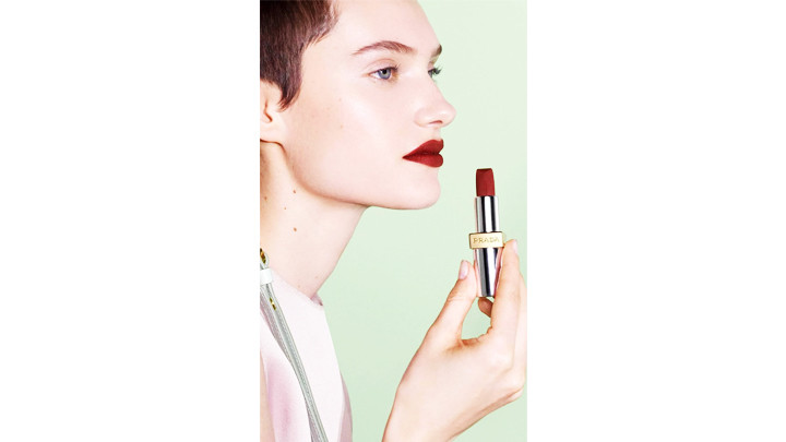 Prada “lấn” sang mảng làm đẹp