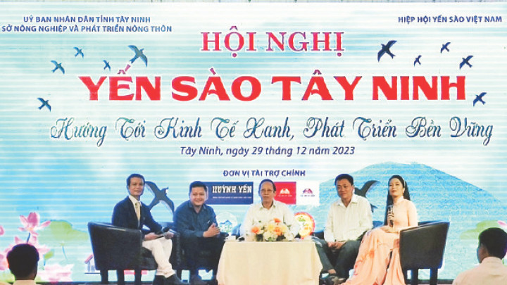 Các đại biểu chia sẻ kinh nghiệm, nêu kiến nghị tại Hội nghị yến sào Tây Ninh, hướng tới kinh tế xanh, phát triển bền vững.