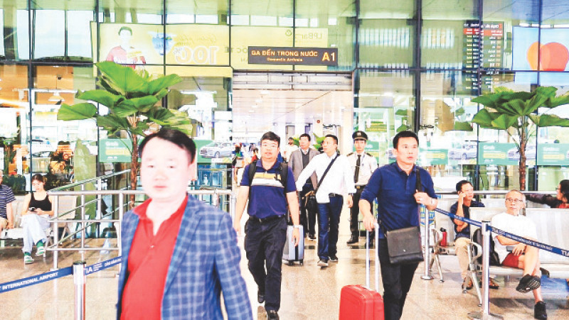 Lượng hành khách đi lại bằng phương tiện hàng không tăng rất cao dịp cao điểm Tết Nguyên đán 2024.