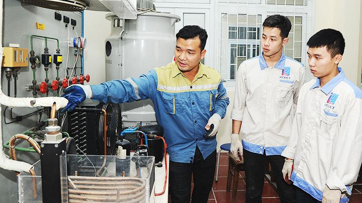 Đào tạo nghề tại Trường cao đẳng Điện tử điện lạnh Hà Nội. Ảnh: BẮC SƠN