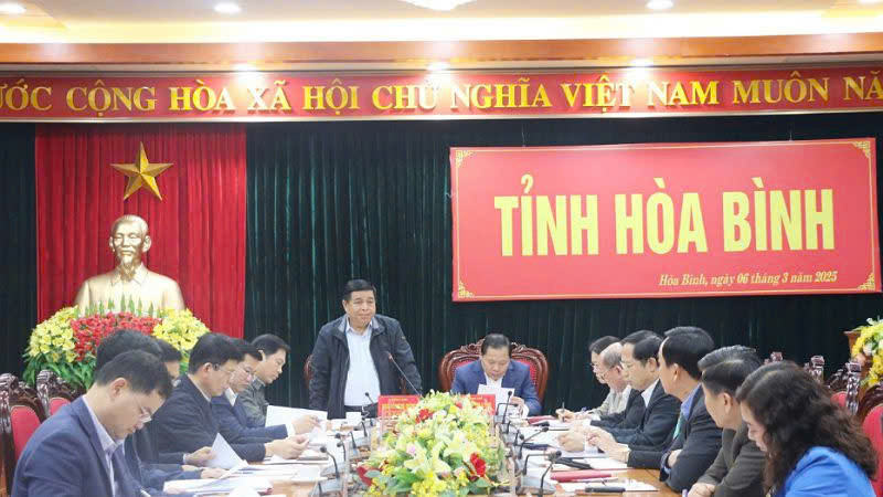 Phó Thủ tướng Nguyễn Chí Dũng phát biểu tại buổi làm việc.