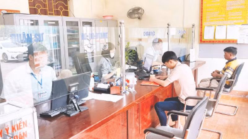 Bộ phận một cửa ở phường Cộng Hòa, thành phố Chí Linh ứng dụng số hóa vào cải cách hành chính, đáp ứng yêu cầu ngày càng cao của nhân dân.