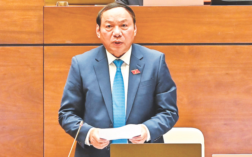 Bộ trưởng Văn hóa, Thể thao và Du lịch Nguyễn Văn Hùng.