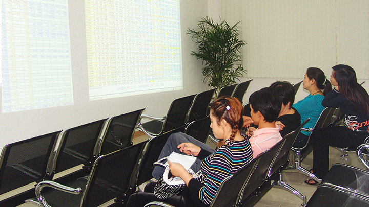 T hị trường chứng khoán kết thúc tháng đầu năm 2023 một cách tích cực. Ảnh: NAM ANH