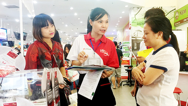 Các nhà phát triển ví điện tử sẽ luôn đưa ra chiến lược để gắn kết với khách hàng. Ảnh: HOÀNG TRIỀU