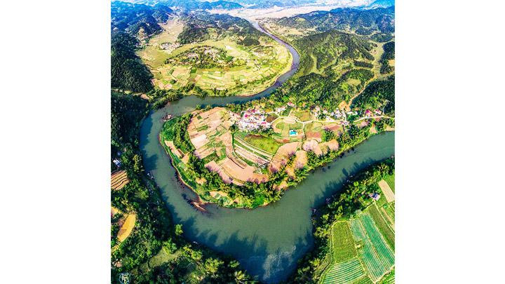 Đầu nguồn sông Kỳ Cùng. Ảnh: THUẬN BÙI