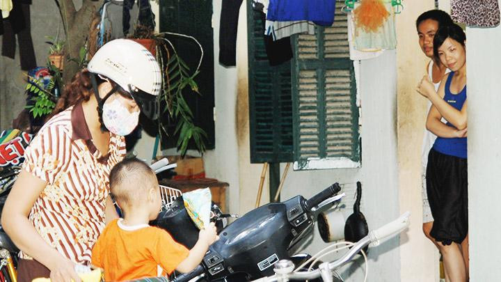 Sự hỗ trợ kịp thời sẽ giúp người lao động vượt qua khó khăn, ổn định cuộc sống. Ảnh: HẢI NAM