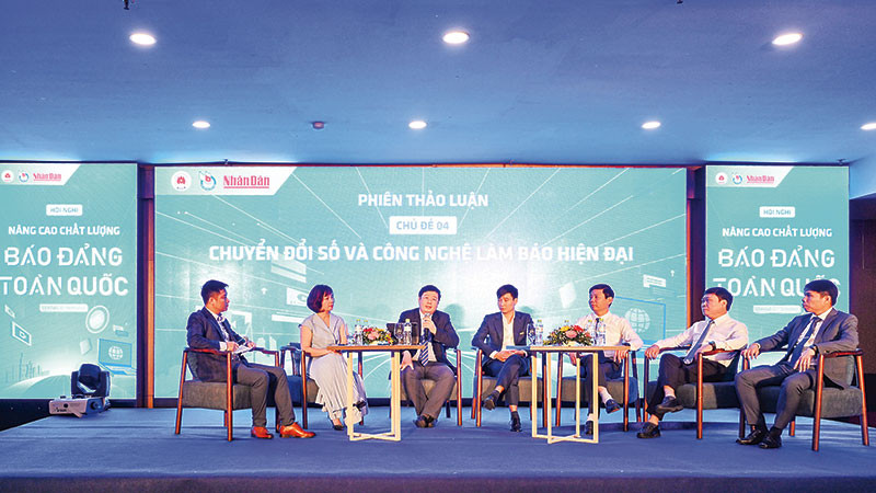 Phiên thảo luận “Chuyển đổi số và công nghệ làm báo hiện đại” tại Hội nghị Nâng cao chất lượng báo Đảng toàn quốc. ẢNH: DUY LINH