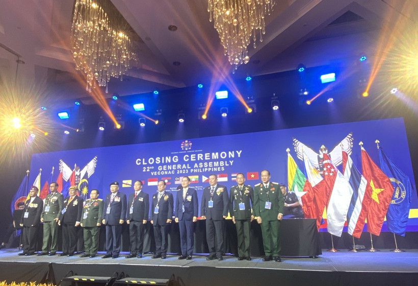 Chủ tịch VECONAC-22 và Trưởng đoàn các nước dự đại hội.