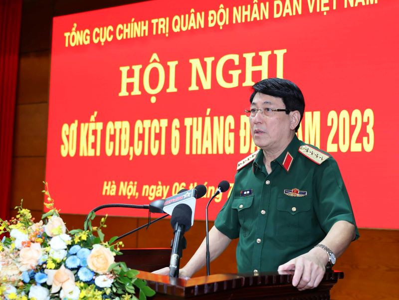Đại tướng Lương Cường phát biểu ý kiến tại hội nghị.