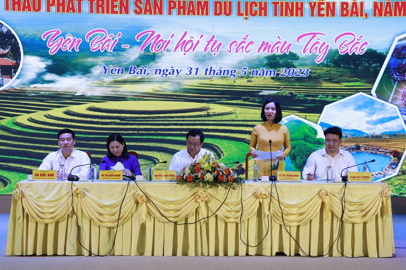 Các đại biểu tham luận tại Hội thảo.