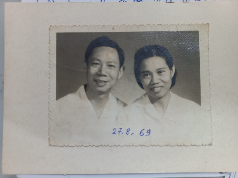 Ông Nguyễn Văn Nhất (tức Nguyễn Văn Thân) và bà Dương Thị Ngân (tức Thanh Ngân) - nam - nữ phát thanh viên tiếng Việt đầu tiên của Đài Tiếng nói Việt Nam. Ảnh: Gia đình cung cấp