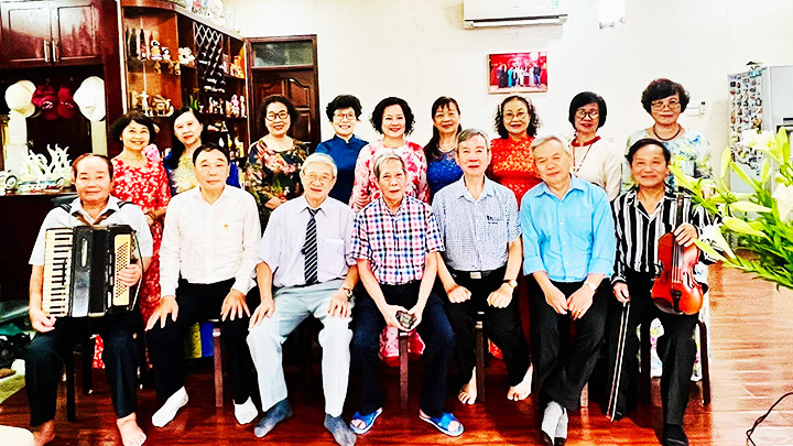 Các thành viên câu lạc bộ trong ngày kỷ niệm 9 năm thành lập.