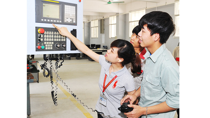Nhiều trường đang chú trọng đào tạo nguồn nhân lực chất lượng cao cho các ngành trọng điểm. Ảnh: HẢI NAM