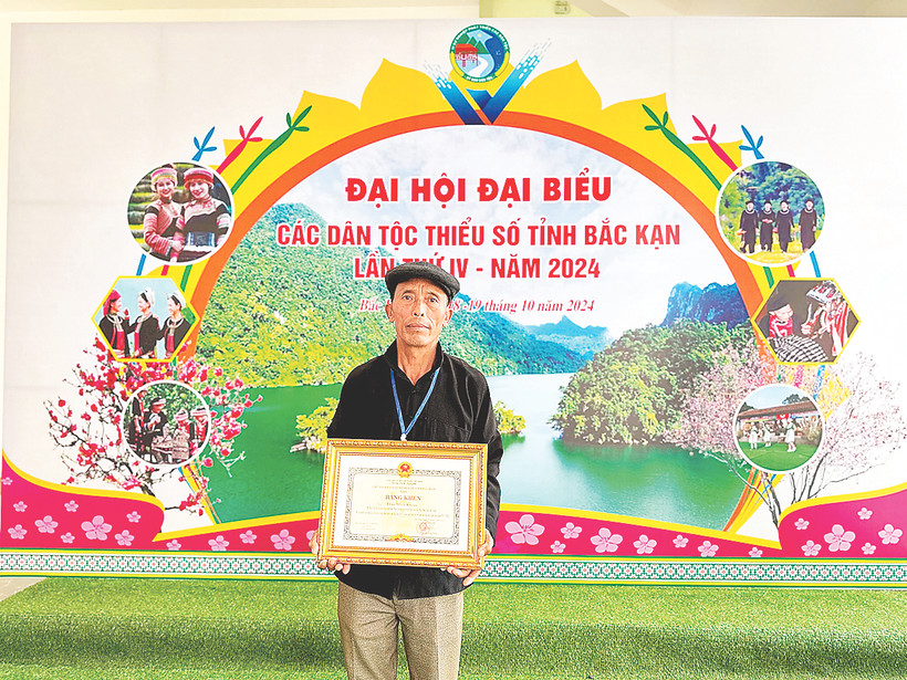 Bí thư Chi bộ Thào Minh Khyào tại Đại hội Đại biểu các dân tộc thiểu số tỉnh Bắc Kạn lần thứ IV-năm 2024.