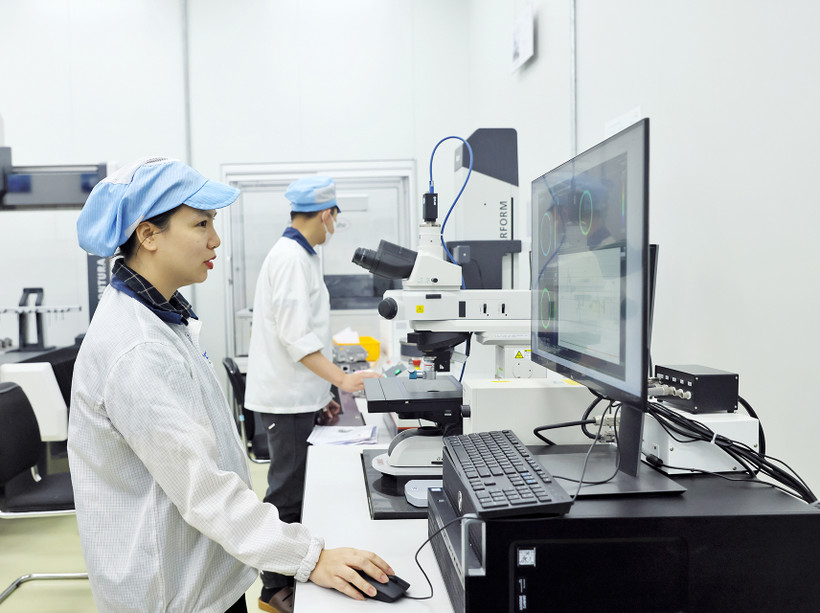 Doanh nghiệp cần xây dựng chiến lược AI dài hạn, phát triển đội ngũ nhân lực để khai thác tối đa tiềm năng công nghệ này. Ảnh: QUANG VINH