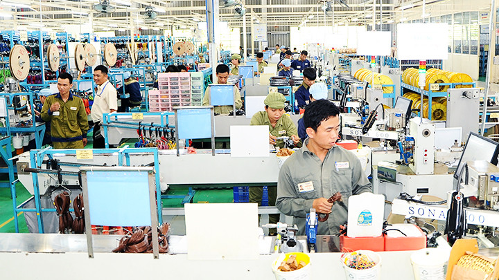 Nguồn lực lớn trong dân cần được đưa vào đầu tư sản xuất, kinh doanh. Ảnh: HẢI NAM