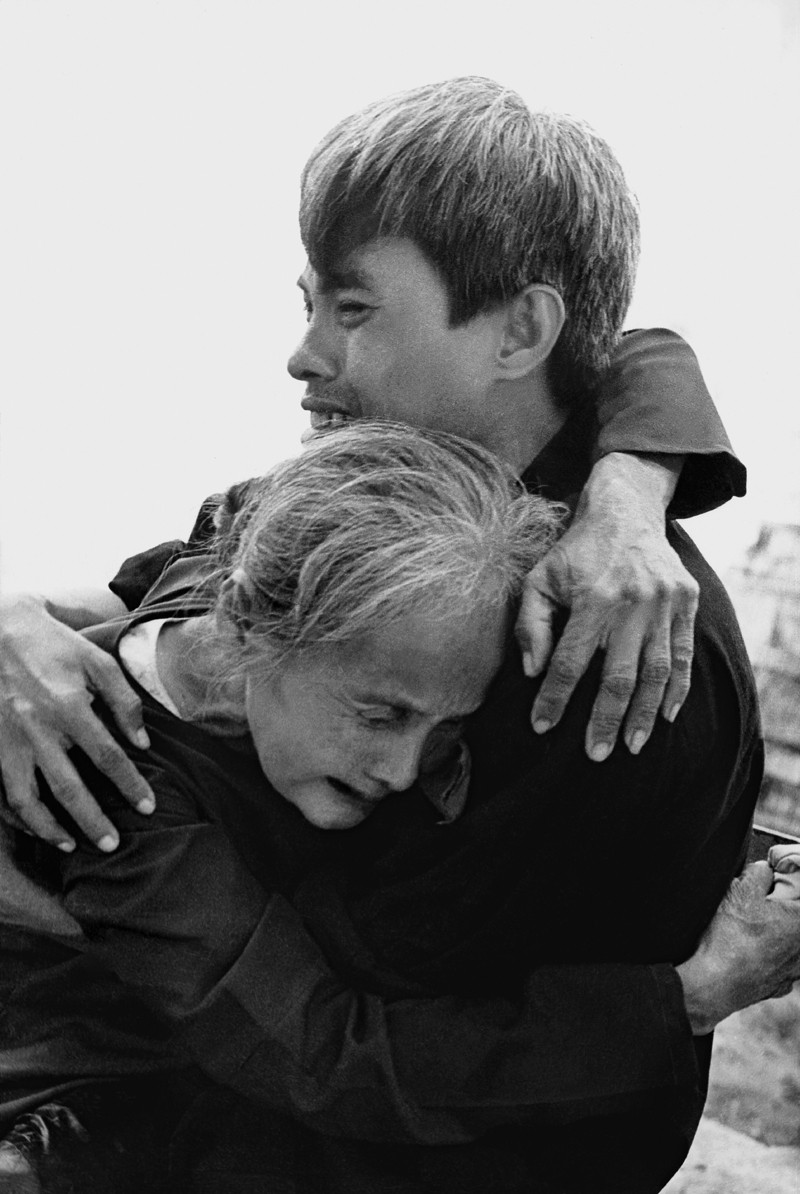 “Mẹ con ngày gặp mặt” - biểu tượng thống nhất nước nhà