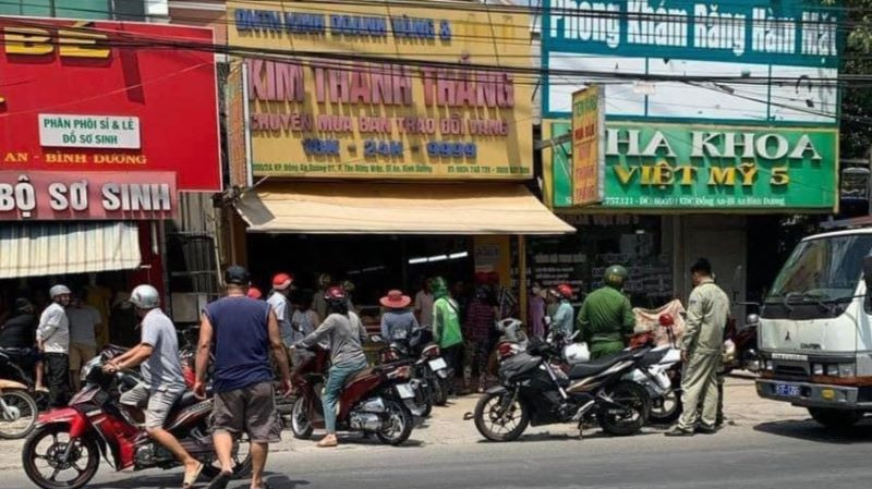 Hiện trường vụ cướp tiệm vàng trưa 25/3.