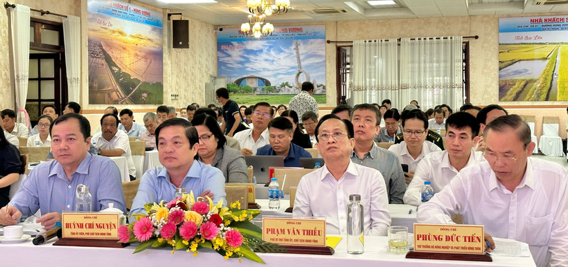 Lãnh đạo Bộ Nông nghiệp và Phát triển nông thôn, Ủy ban nhân dân tỉnh Bạc Liêu dự, chủ trì hội nghị. Ảnh: TRỌNG DUY.