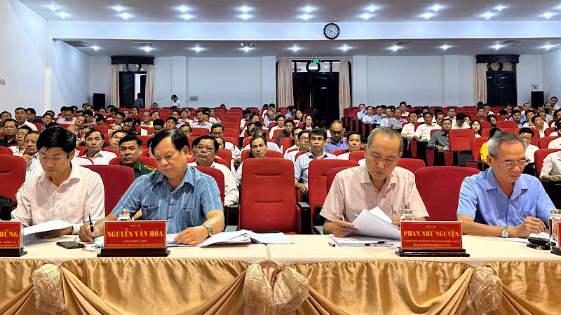 Các đồng chí lãnh đạo chủ chốt tỉnh Bạc Liêu tại hội nghị. (Ảnh: TRỌNG DUY)