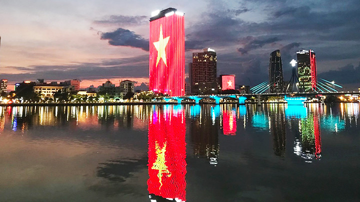 Một góc sông Hàn ban đêm.