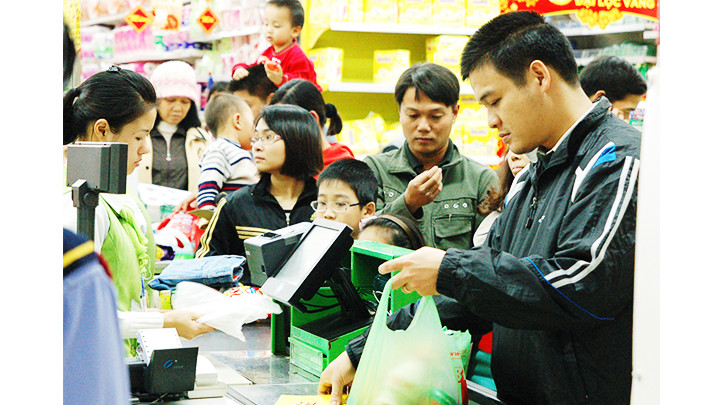 Tiêu dùng trong nước tăng mạnh sẽ hỗ trợ nền kinh tế phục hồi nhanh. Ảnh: HẢI NAM