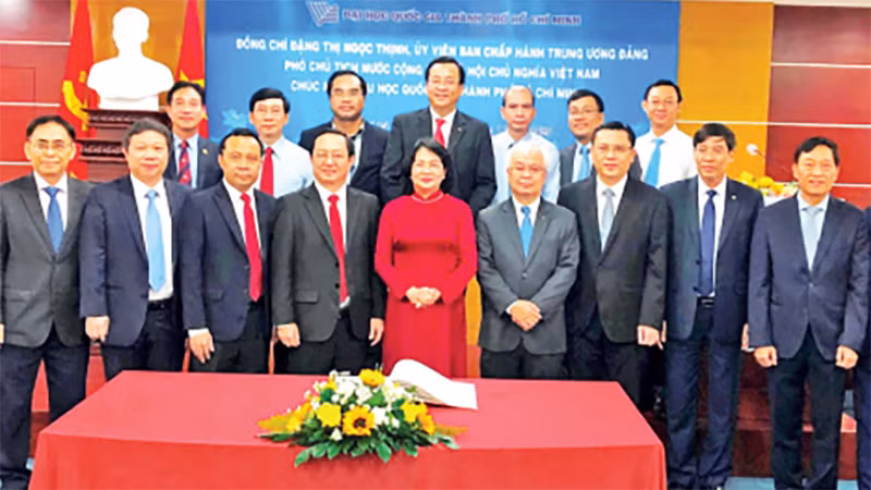 Lãnh đạo Đảng và Nhà nước thăm, làm việc, ghi nhận, biểu dương thành tích của Đại học Quốc gia Thành phố Hồ Chí Minh. 