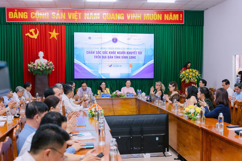 Toàn cảnh lễ phát động.