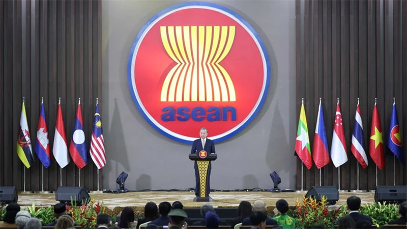 Tổng Bí thư Tô Lâm phát biểu chính sách tại lễ kỷ niệm 30 năm Việt Nam gia nhập ASEAN. (Ảnh THỐNG NHẤT/TTXVN)