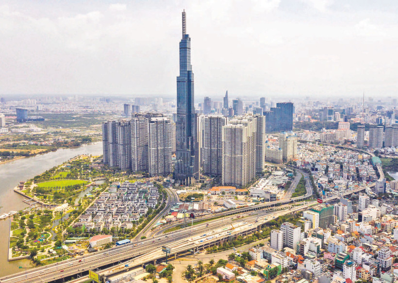 Một góc của Thành phố Hồ Chí Minh hôm nay. (Ảnh: HOÀNG TRIỀU)