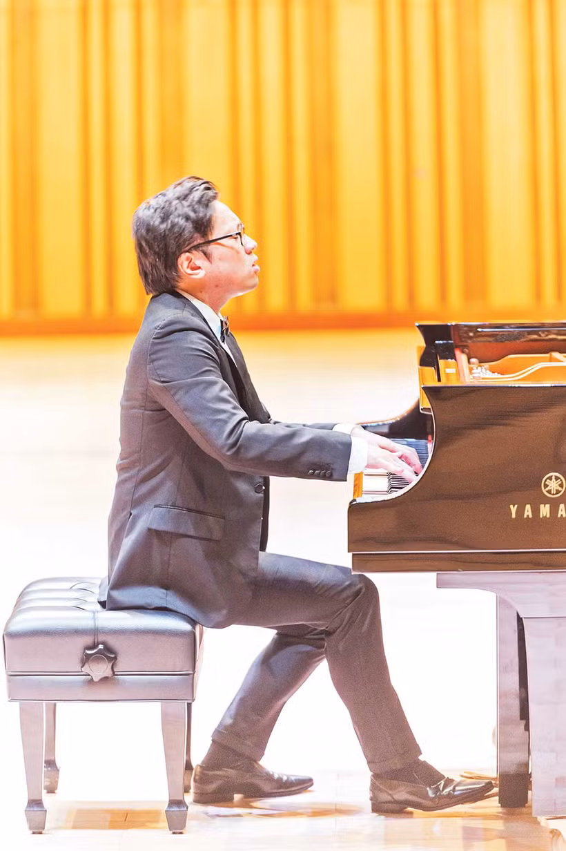 Để máu và hoa đều được nhớ mãi