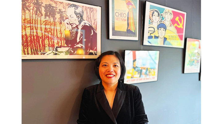 Đào Hồng Hải trong nhà hàng Hà Nội station ở Brussels. Ảnh: NHÂN VẬT CUNG CẤP