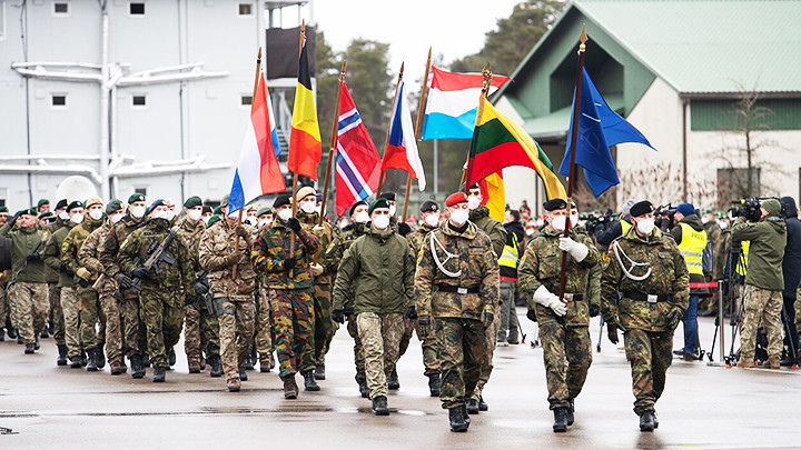 CFE quy định giới hạn triển khai các lực lượng vũ trang thông thường của NATO tại châu Âu. Ảnh: AP