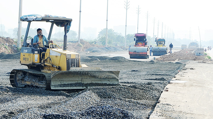 Định mức xây dựng là một phần trong một dự án đầu tư cơ sở hạ tầng bằng vốn đầu tư công. Ảnh: BẮC SƠN