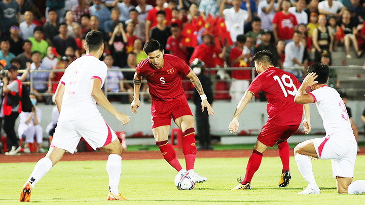 Đội tuyển Việt Nam đang bắt nhịp với lối chơi tiến công hiện đại. Ảnh: LÊ MINH