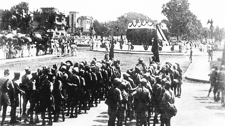 Quảng trường Ba Đình lịch sử ngày 2/9/1945. Ảnh tư liệu