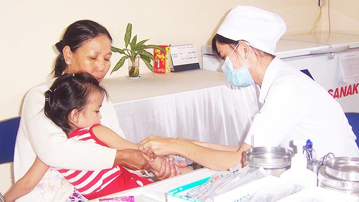 Phân bổ 185 nghìn liều vaccine 5 trong 1 