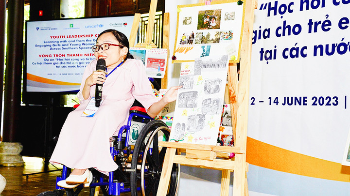 Ngọc Tâm nói chuyện tại sự kiện “Vòng tròn thanh niên lãnh đạo”, chương trình có sự tham gia của trẻ em gái và phụ nữ, trẻ khuyết tật ở các nước nam bán cầu, diễn ra tháng 6/2023.