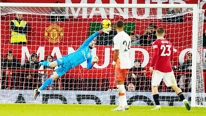 Thời đỉnh cao, David De Gea là thủ môn có khả năng phản xạ nhanh hàng đầu thế giới, với nhiều pha cứu thua xuất thần.
