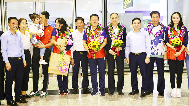 Đón vận động viên trở về từ SEA Games